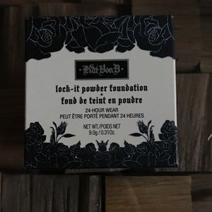 Kat Von D lock it powder foundation medium 52